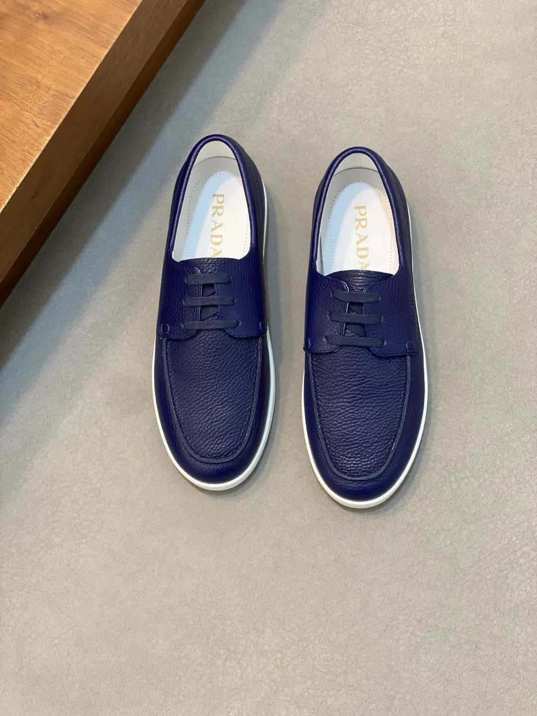 Men's shoes 💰700 [PRADA] Men's shoes are on sale at the counter, sold in Guangzhou, synchronized with the official website, 1 high-quality shipment ✔️ Original cowhide + cowhide lining, 1🆚1 replica, original sole, 38-45 (38.45 custom-made, non-refundable)
